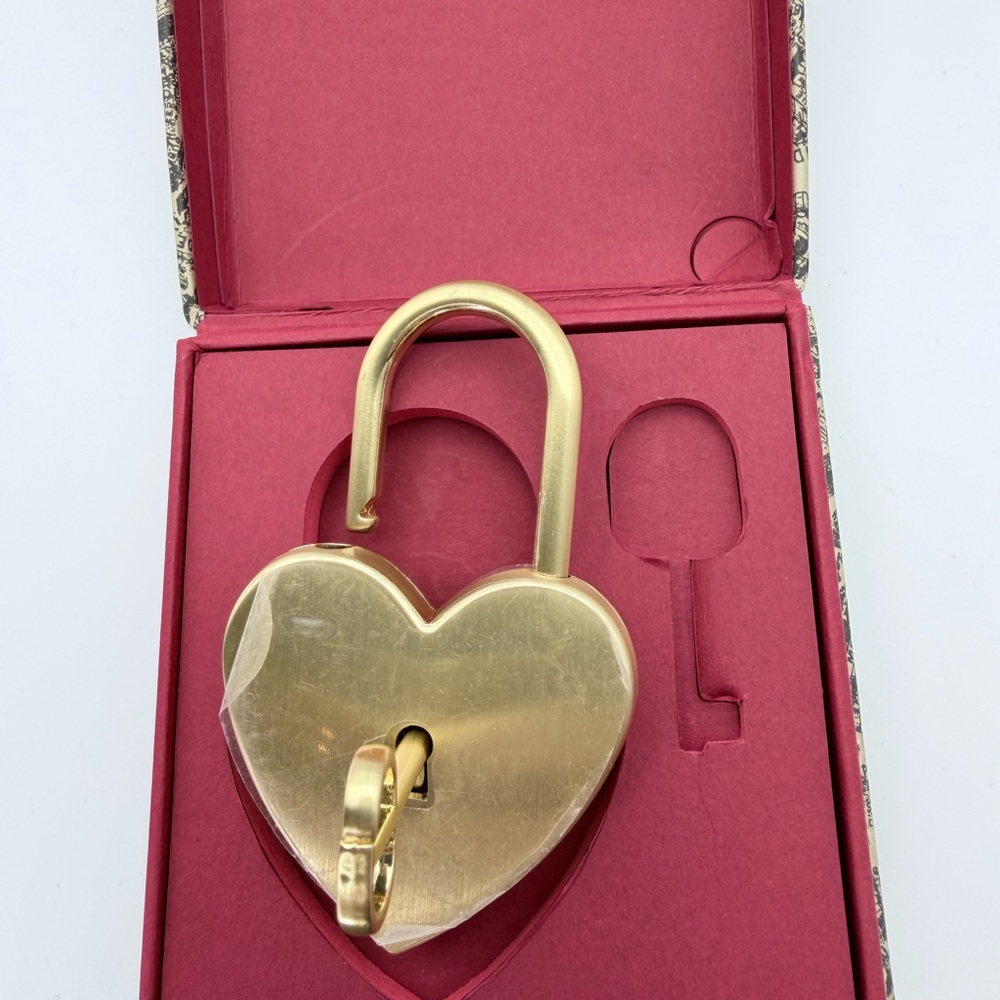 Christian Dior Gold Heart Lock and Key Set - Valentine’s Day Gift - Working Lock - Picture 3 of 5